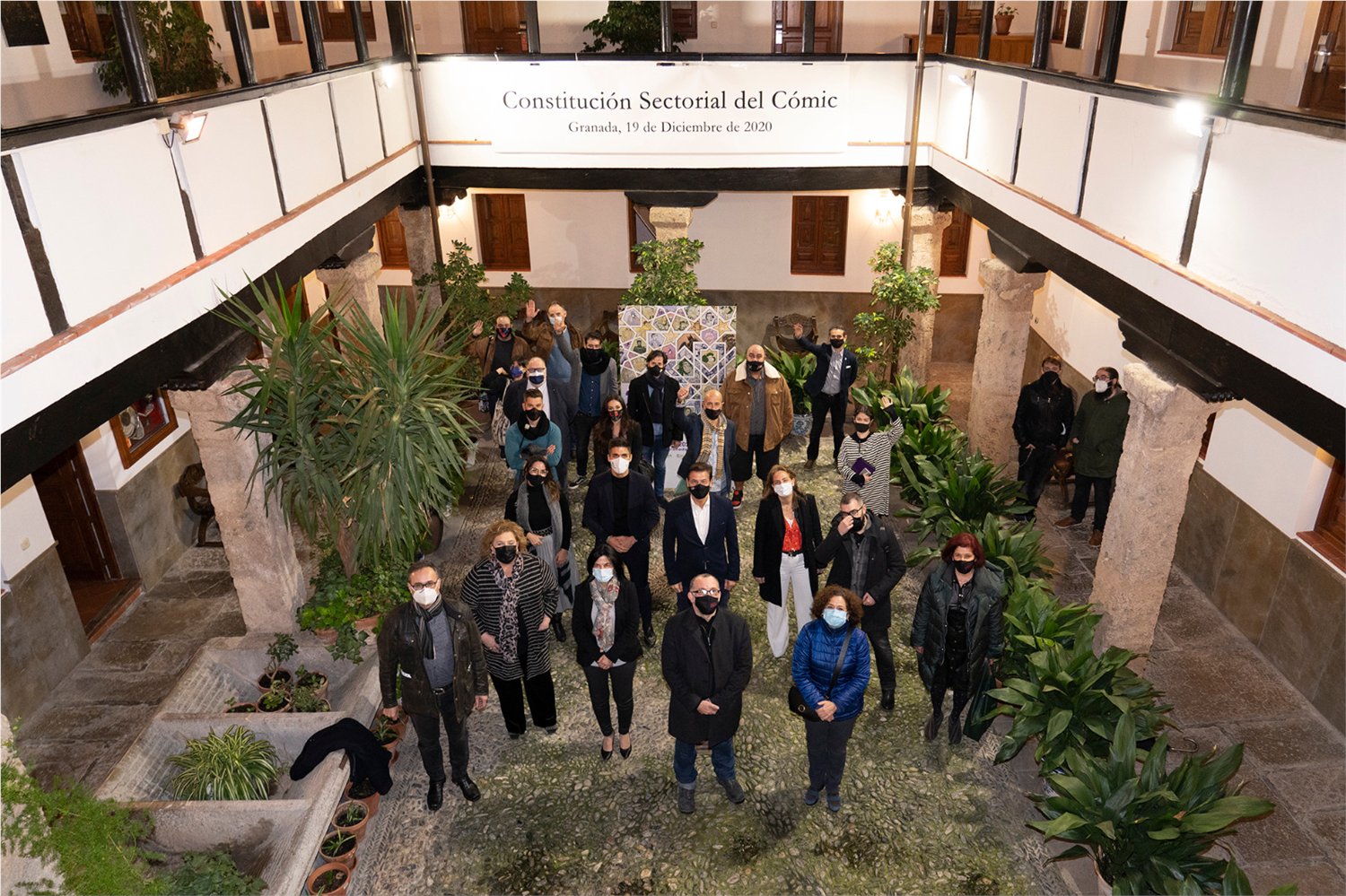 Foto de grupo de la constitución de la Sectorial del Cómic en 2020